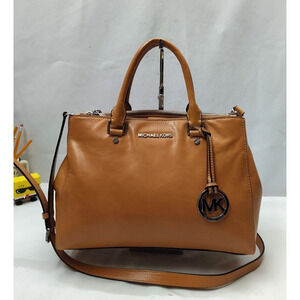 Michael Kors Jet Set Tan Brown Leather Zipper Carryall Satchel Shoulder Bag
